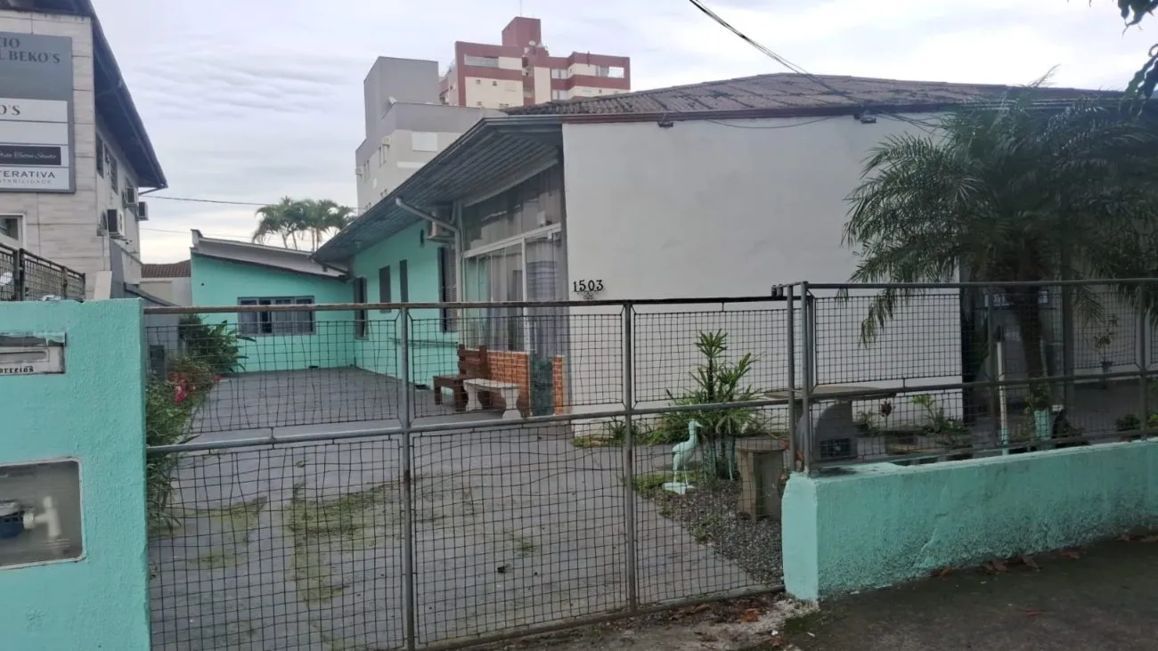 Interdição de asilos clandestinos expõe idosos abandonados em Joinville
