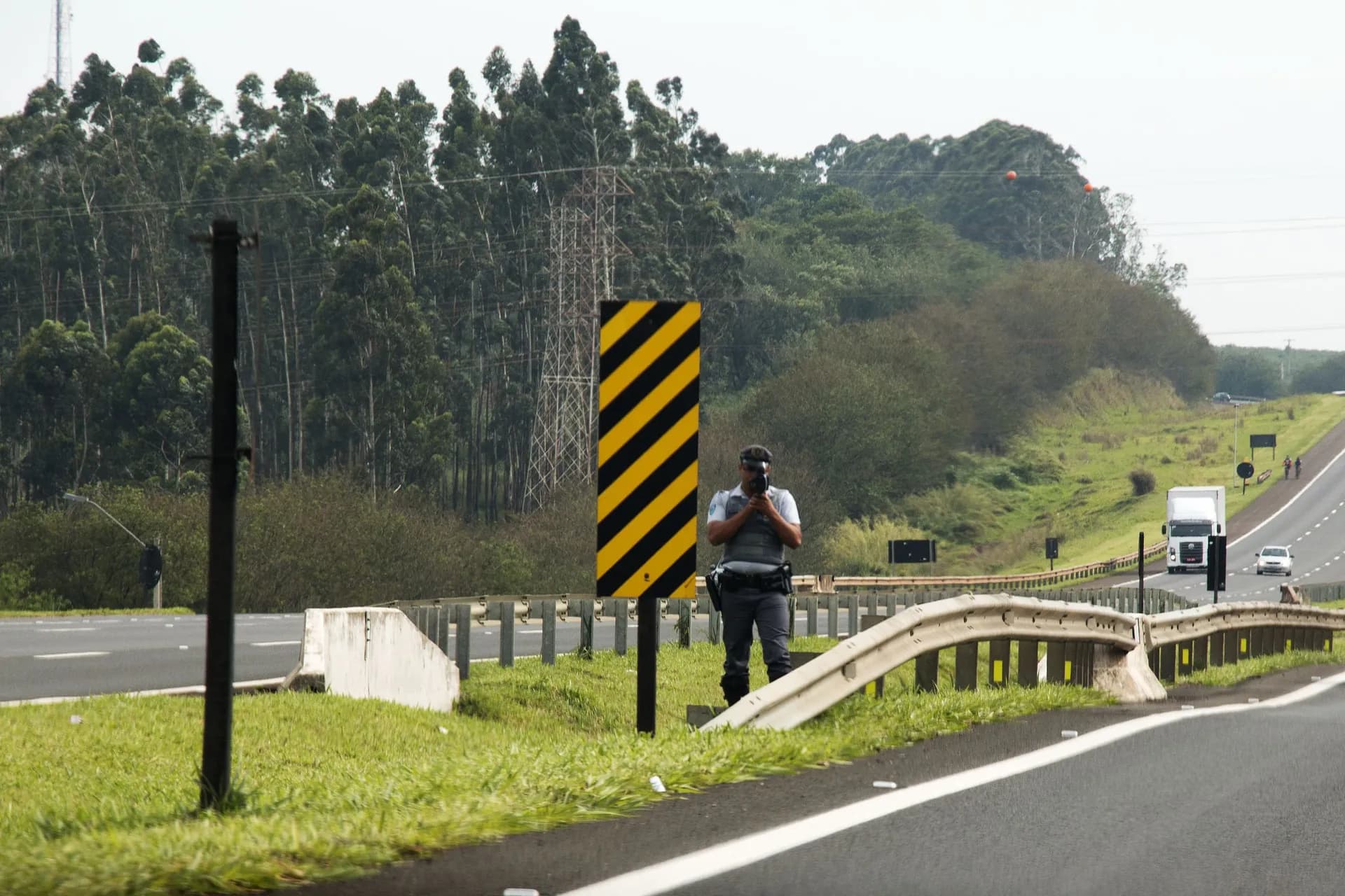 Radares ocultos na BR-101 enfurecem motoristas em SC