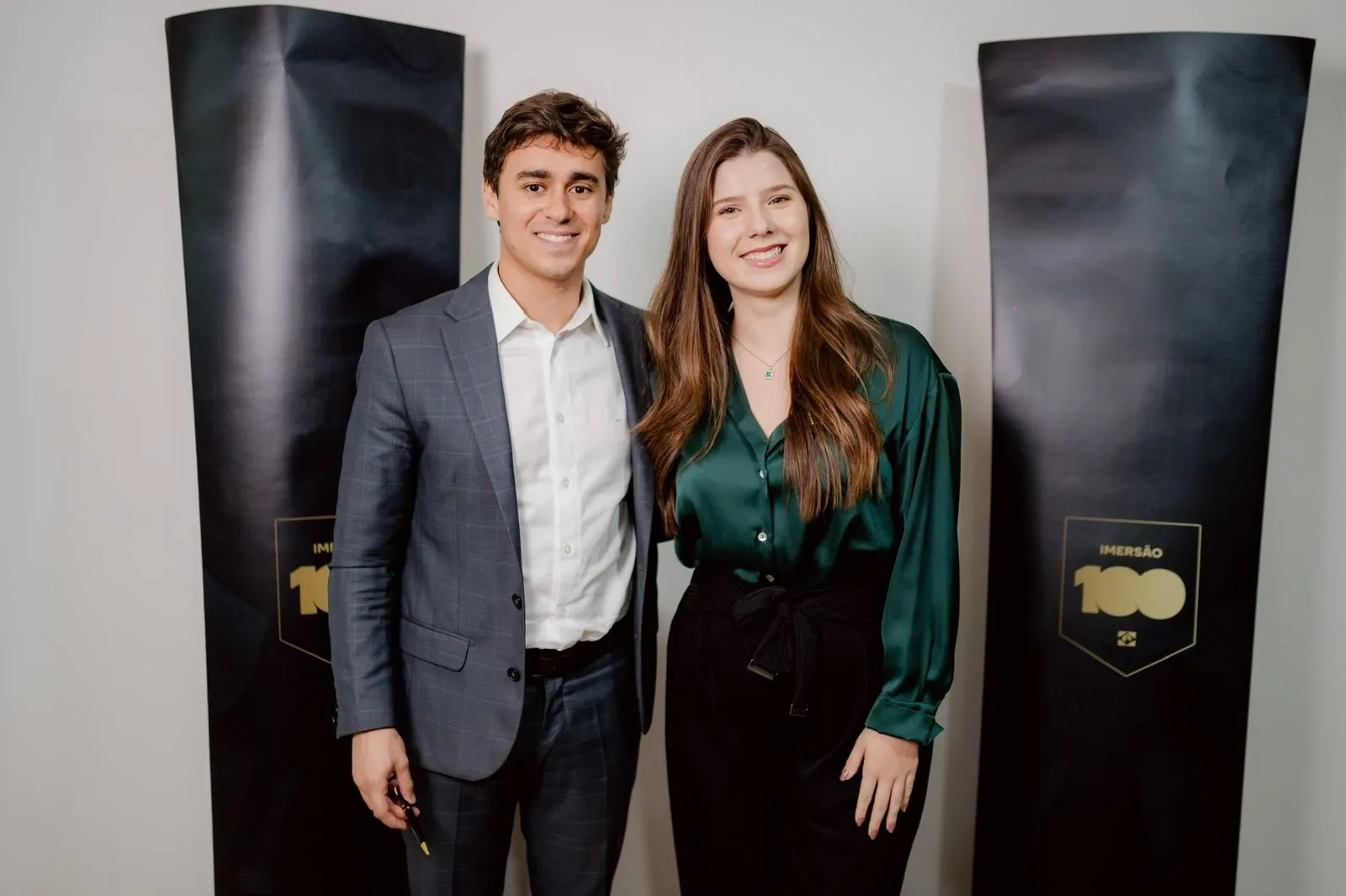 Do PL ao NOVO: Beatriz Borba aposta em carisma digital e apoio de Nikolas para romper barreiras em SC