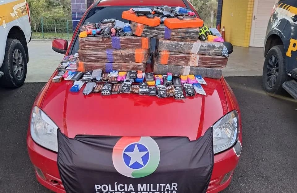 Traficante "abre o jogo" na abordagem e entrega comparsas